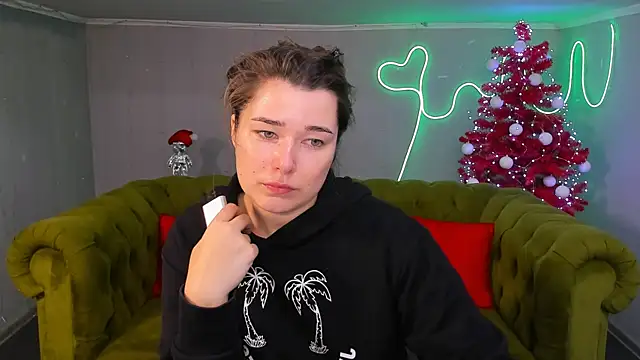  Sun Shy  online show from December 28, 2024, 1:49 pm