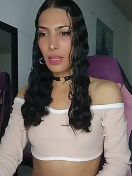 Lanna hott  online show from May 12, 2026, 9:23 pm