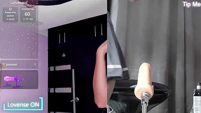 SaraRoy  online show from September 29, 2025, 7:40 pm