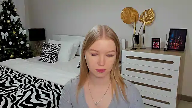 shy  lady online show from December 16, 2024, 5:33 pm