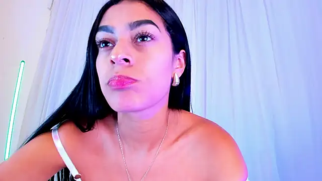 Snapshot of Yasiir_0229 chatting on October 3, 2025, 4:42 am Yasiir 0229 online show from October 3, 2025, 4:42 am