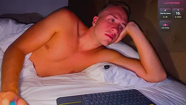 tommy cumfinger online show from October 30, 2025, 8:31 pm