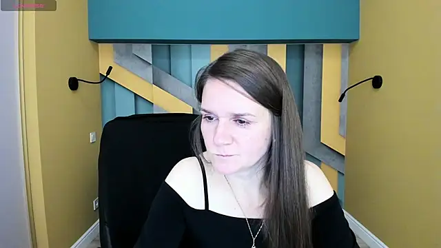 AriaGray online show from October 6, 2025, 1:19 pm