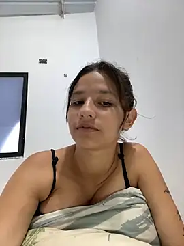 Snapshot of FerneyManti chatting on May 22, 2026, 2:12 pm FerneyManti online show from May 22, 2026, 2:12 pm