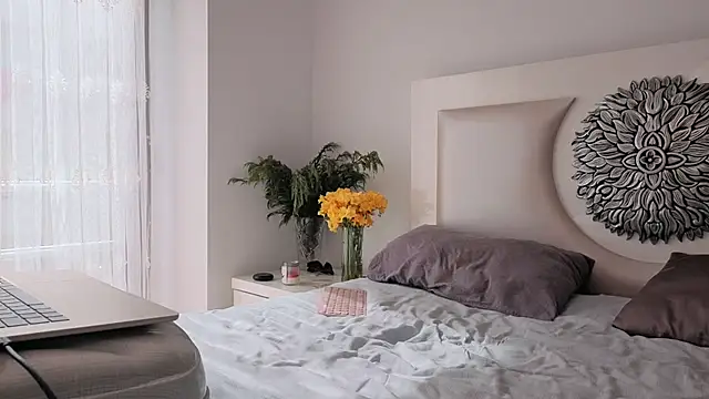 my lina online show from March 5, 2025, 7:38 am