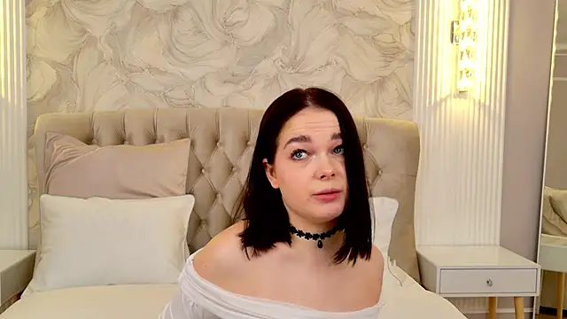 DeniseReese online show from March 4, 2025, 4:49 am