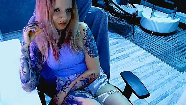 InesGold online show from April 18, 2026, 8:20 pm