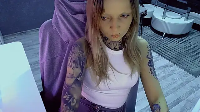 InesGold online show from April 21, 2026, 6:20 am