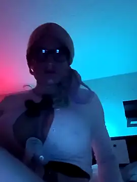 sissytrapdolly24 online show from November 12, 2025, 1:55 pm