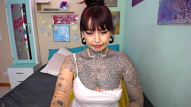 LolaRouse online show from December 10, 2024, 9:11 pm