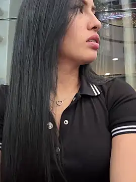 Sara luna  online show from December 28, 2024, 10:02 pm