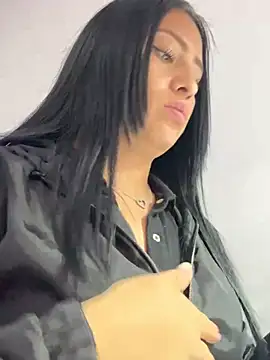 Sara luna  online show from March 19, 2025, 4:13 pm