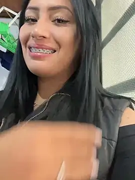 Sara luna  online show from June 1, 2026, 4:52 pm