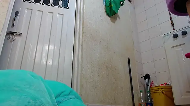 GabyThoms online show from January 15, 2025, 1:02 am