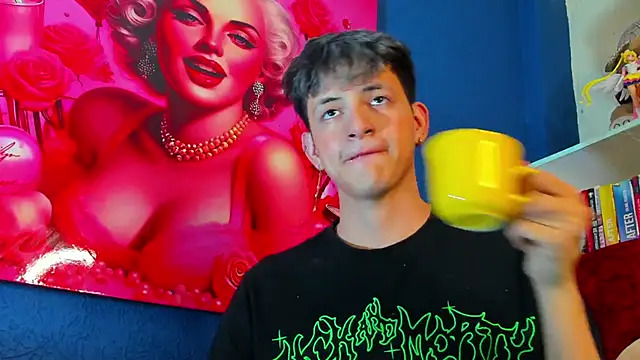 GabyThoms online show from March 3, 2025, 9:05 pm