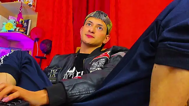 GabyThoms online show from March 8, 2025, 3:06 am