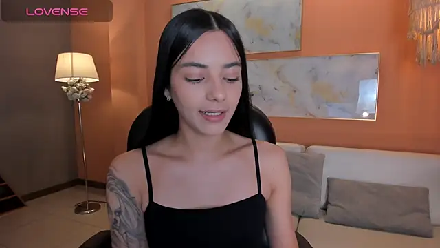 HannahJamesX online show from February 17, 2025, 6:48 pm