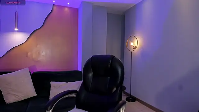 HannahJamesX online show from February 20, 2025, 6:57 pm