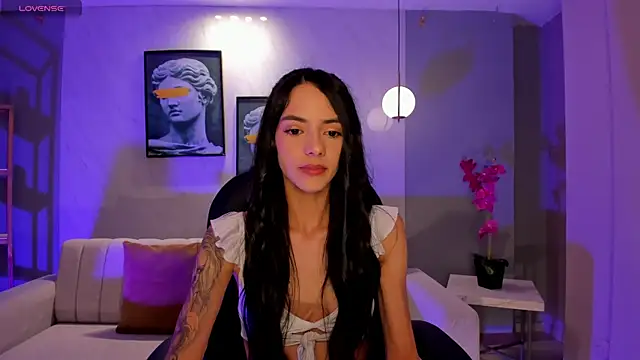 Snapshot of HannahJamesX chatting on July 10, 2026, 12:19 pm HannahJamesX online show from July 10, 2026, 12:19 pm