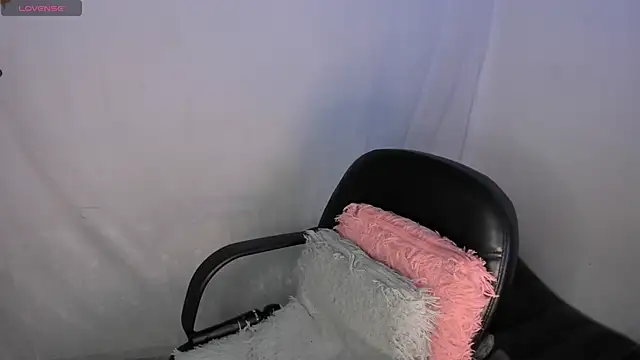 milysauria1 online show from February 21, 2025, 11:55 am