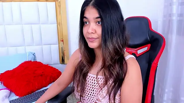 MadelineJackson online show from December 14, 2024, 3:07 am