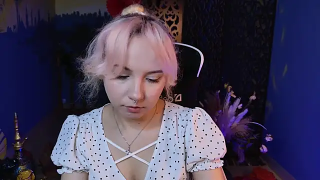 JasmineMilko online show from February 16, 2025, 5:04 am