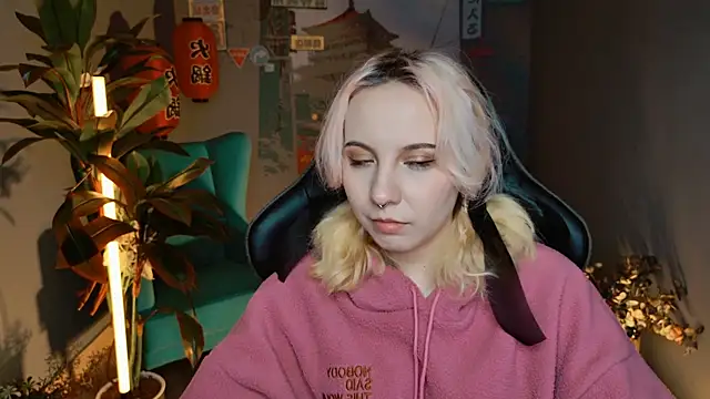 JasmineMilko online show from March 9, 2025, 9:35 am