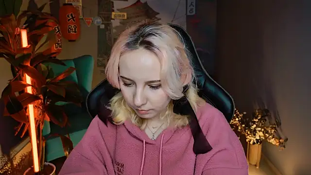 JasmineMilko online show from March 9, 2025, 12:42 pm