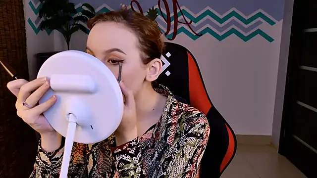 JasmineMilko online show from October 21, 2025, 5:19 am