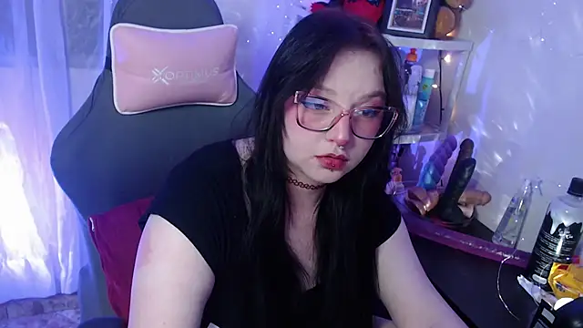 LiloMoon69 online show from February 3, 2025, 3:42 am