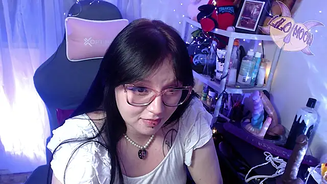 LiloMoon69 online show from February 8, 2025, 6:43 am