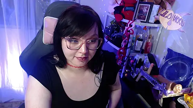 LiloMoon69 online show from February 21, 2025, 7:12 am