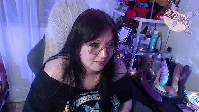 LiloMoon69 online show from March 6, 2025, 6:41 am