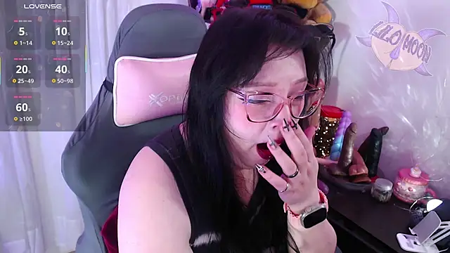 LiloMoon69 online show from October 7, 2025, 1:19 pm