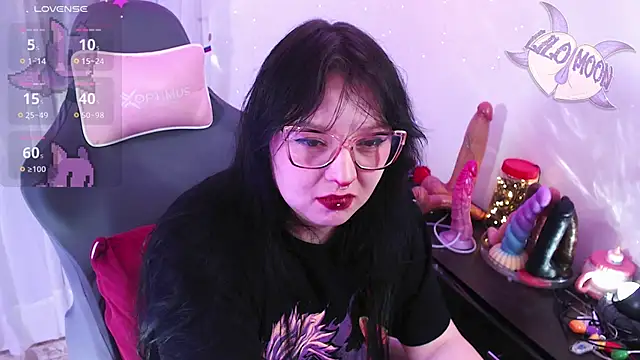 LiloMoon69 online show from April 21, 2026, 2:51 am