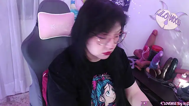 LiloMoon69 online show from June 5, 2026, 6:42 am