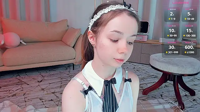 DominikaElis online show from April 3, 2026, 7:12 pm