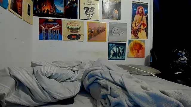 cloudyystar666 online show from December 5, 2025, 2:36 pm