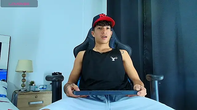  CamiloBass online show from June 7, 2026, 12:59 am