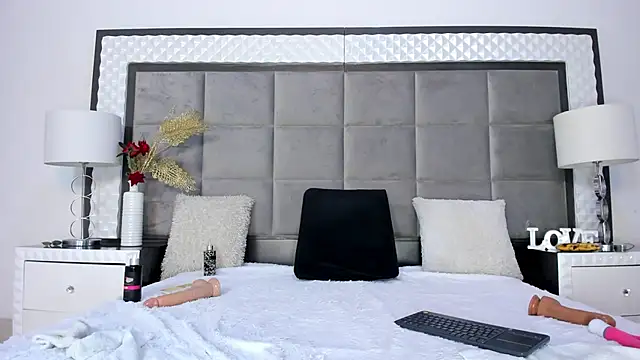 OliviaBurning online show from February 2, 2025, 12:09 am