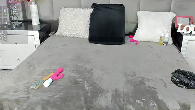 OliviaBurning online show from March 4, 2025, 7:22 pm