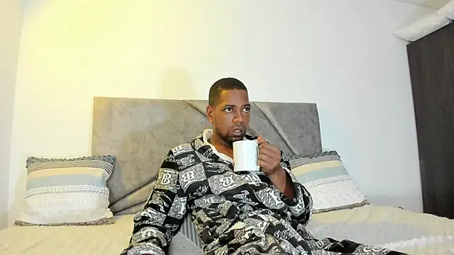 Deliciouscocoa online show from April 26, 2026, 11:08 am