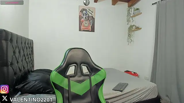 Valentino Xander online show from October 10, 2025, 12:31 am