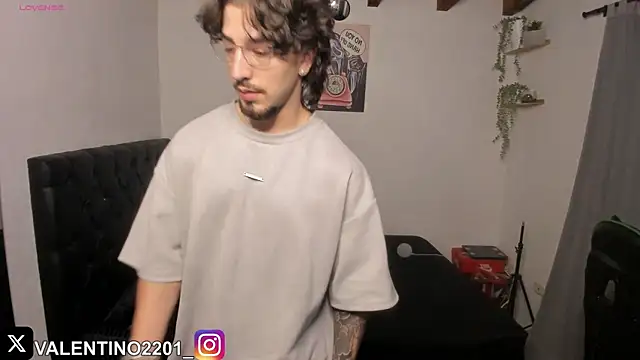 Valentino Xander online show from November 12, 2025, 11:58 pm