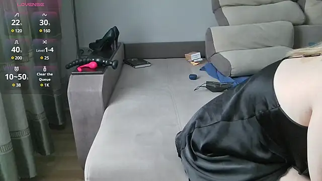 MilaaMilaa online show from February 4, 2025, 3:22 am