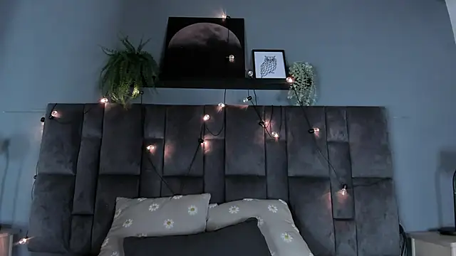 Snapshot of EngelStone chatting on March 19, 2026, 8:02 pm EngelStone online show from March 19, 2026, 8:02 pm