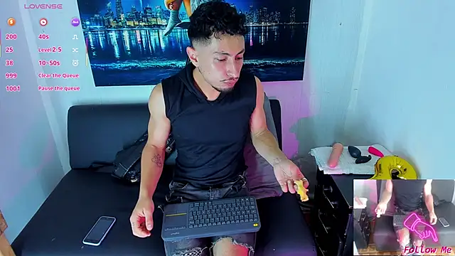 Piggy Eddy online show from October 5, 2025, 3:32 pm