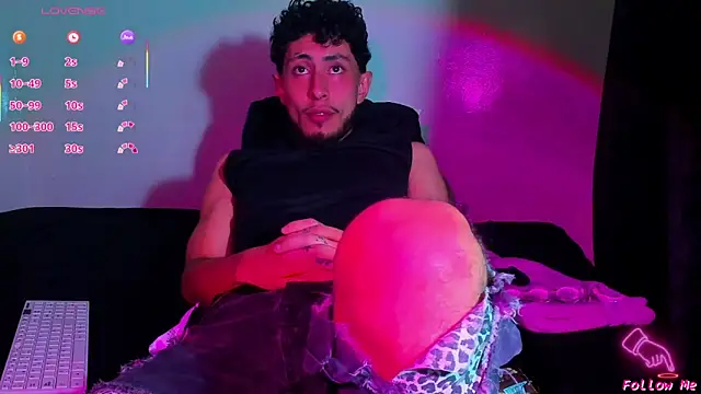 Piggy Eddy online show from February 24, 2026, 4:32 am