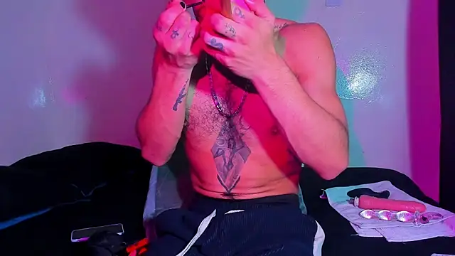 Piggy Eddy online show from March 4, 2026, 3:01 am