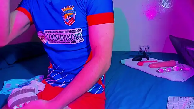 Piggy Eddy online show from April 23, 2026, 1:24 pm